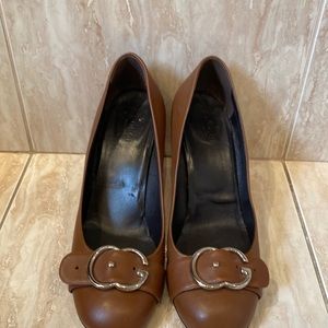 Gucci pumps